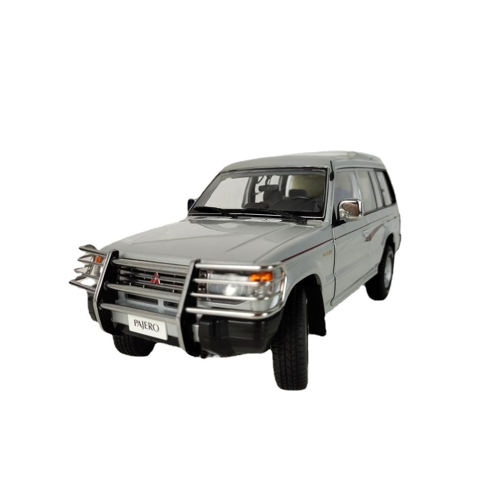 【新品】1/18 三菱 パジェロ pajero Amazon.co.jp: Sunyork 1/18 三菱 パジェロ Mitsubishi Pajero
